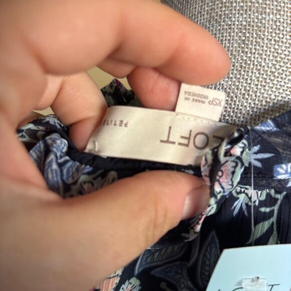 LOFT Floral Smocked Ruffle Tie Neck Blouse Navy Long Sleeve Flowy - Picture 6 of 6